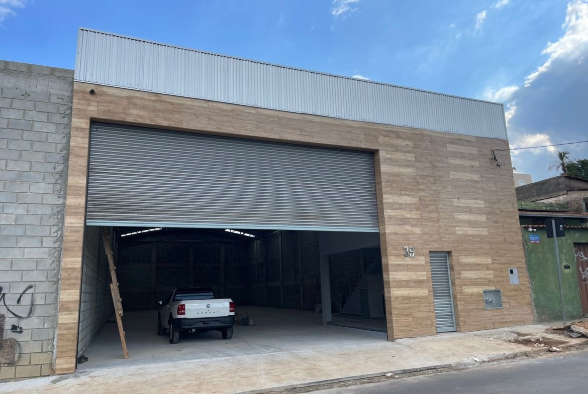 1d35072b-4cf5-4505-b3a3-b51c52236c9f GALPÃO 360M² AO LADO DA PRATIQUE BAIRRO STª MARIA