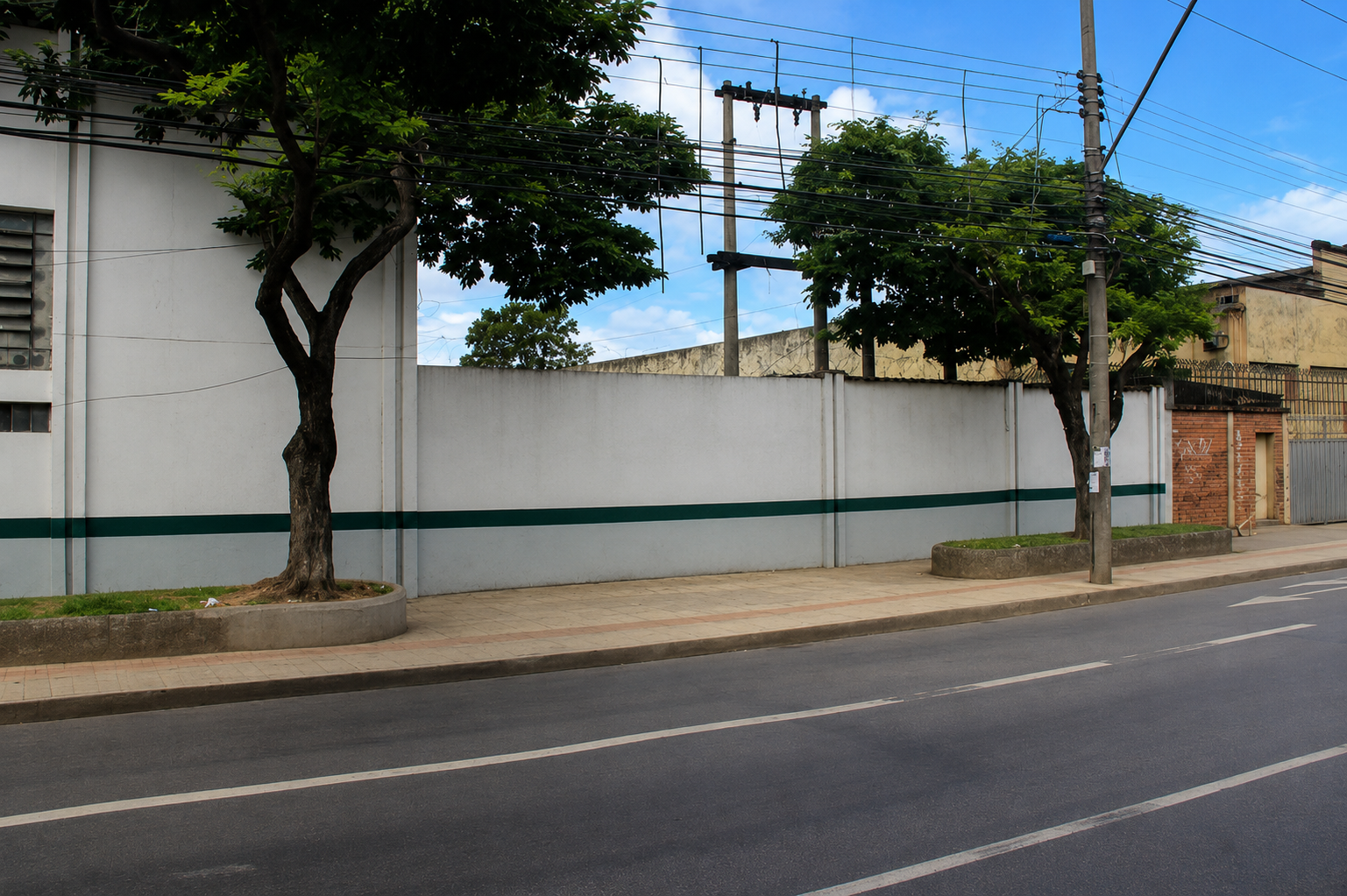 Área Industrial para Alugar em Contagem | 6.500m² | Cidade Industrial | Fácil Acesso para Carretas e Bitrens