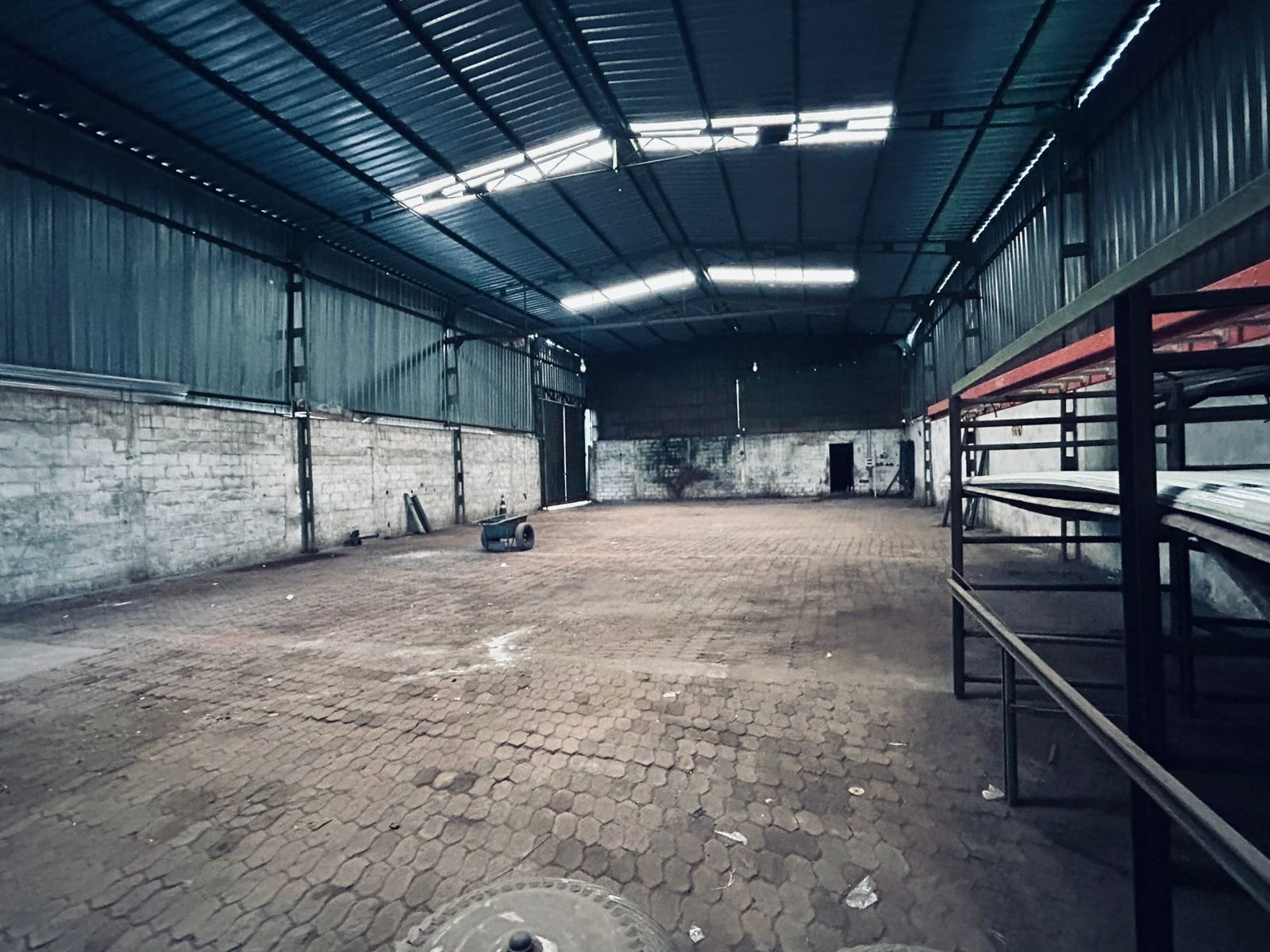 Galpão Industrial para Alugar em Belo Horizonte | 500m² | Bairro Pilar | Acesso para Carretas e Bitrens