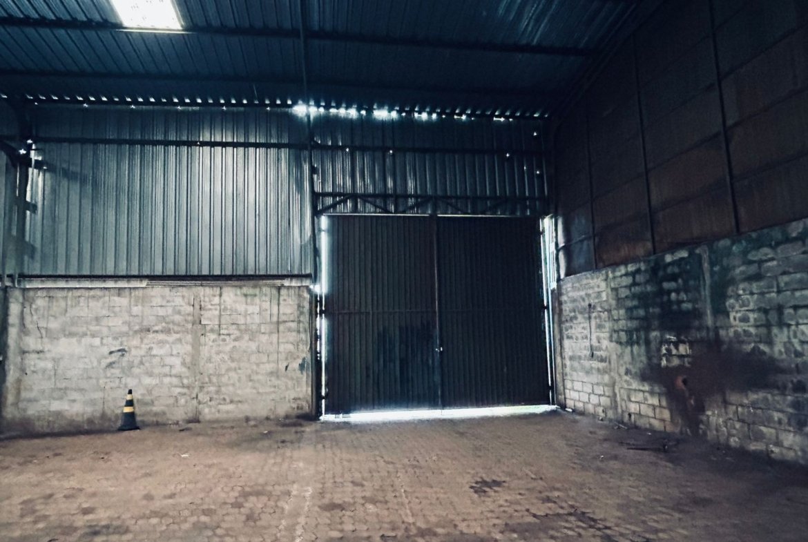 Galpão Industrial para Alugar em Belo Horizonte | 500m² | Bairro Pilar | Acesso para Carretas e Bitrens