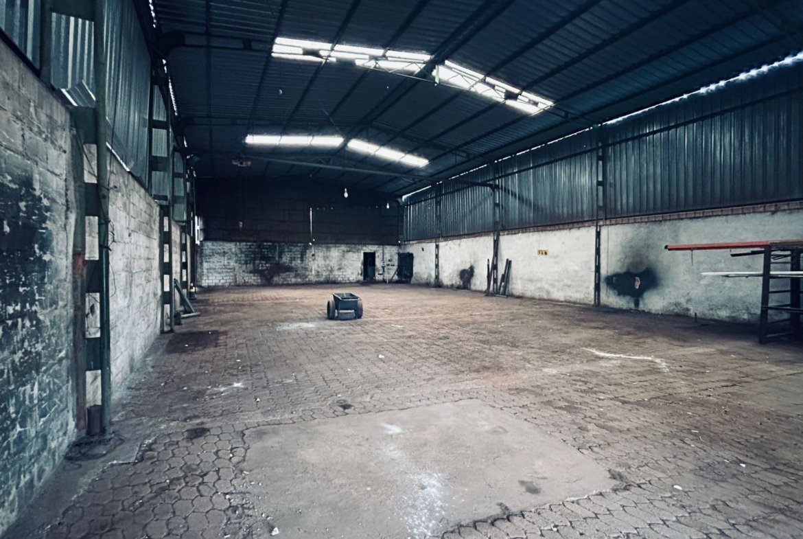 Galpão Industrial para Alugar em Belo Horizonte | 500m² | Bairro Pilar | Acesso para Carretas e Bitrens