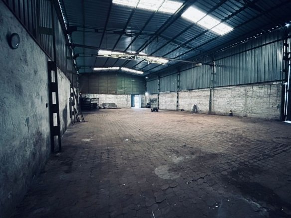 Galpão Industrial para Alugar em Belo Horizonte | 500m² | Bairro Pilar | Acesso para Carretas e Bitrens