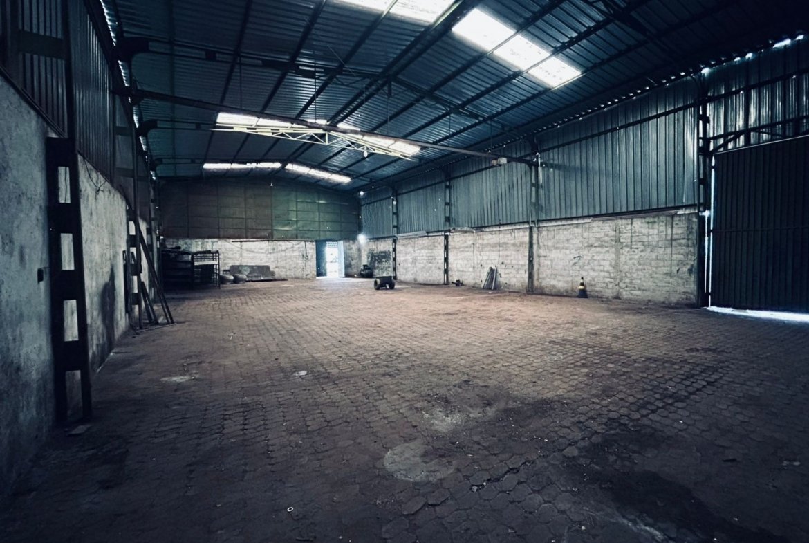 Galpão Industrial para Alugar em Belo Horizonte | 500m² | Bairro Pilar | Acesso para Carretas e Bitrens