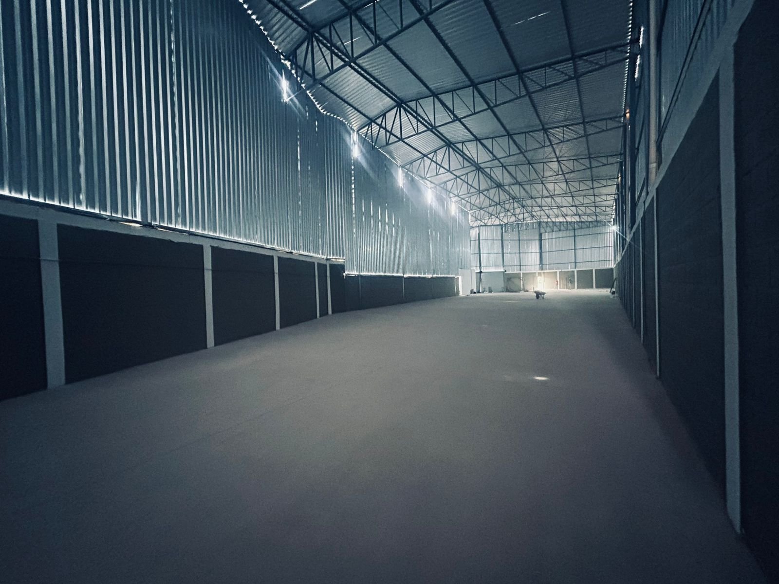 Galpão Novo para Alugar em Betim | 1.250m² Construídos | Bairro Amazonas | Pátio de 1.400m²