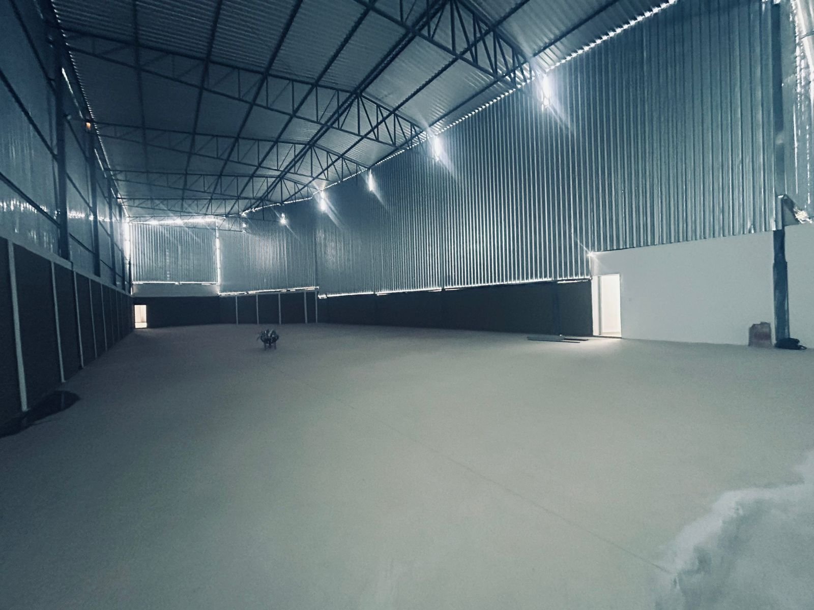 Galpão Novo para Alugar em Betim | 1.250m² Construídos | Bairro Amazonas | Pátio de 1.400m²