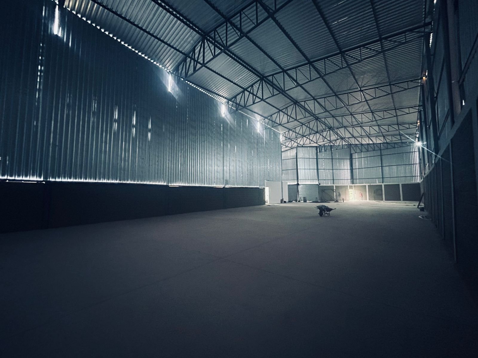 Galpão Novo para Alugar em Betim | 1.250m² Construídos | Bairro Amazonas | Pátio de 1.400m²