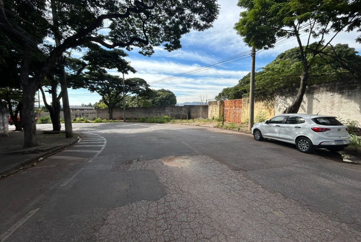 Área Industrial para Alugar em Contagem | 6.500m² | Cidade Industrial | Fácil Acesso para Carretas e Bitrens