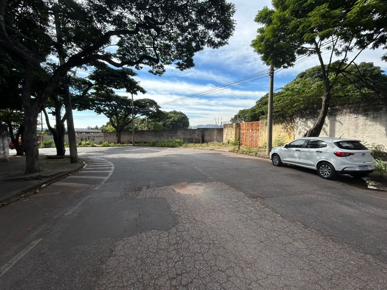 Área Industrial para Alugar em Contagem | 6.500m² | Cidade Industrial | Fácil Acesso para Carretas e Bitrens
