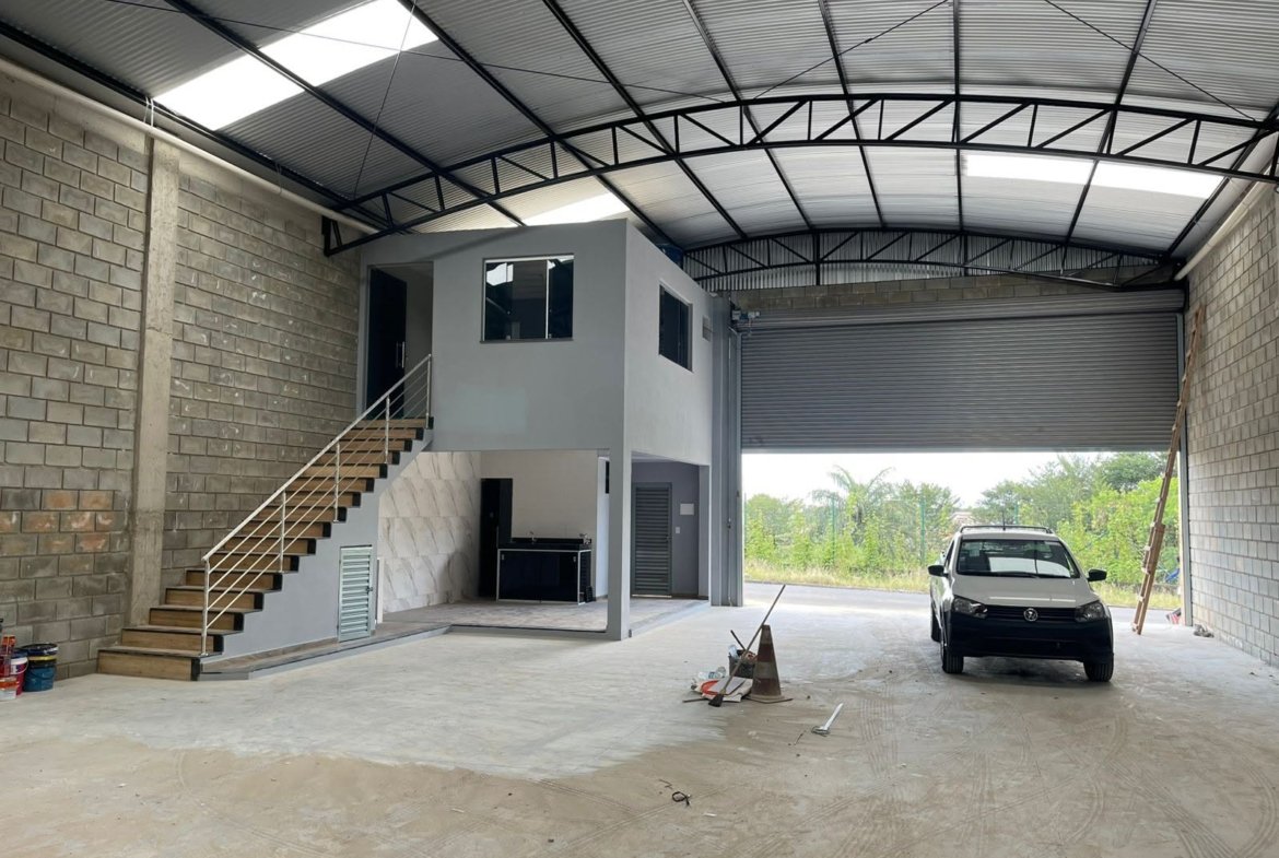 e5547c00-7fe3-4a77-9ada-453ddc0085b0 GALPÃO 360M² AO LADO DA PRATIQUE BAIRRO STª MARIA