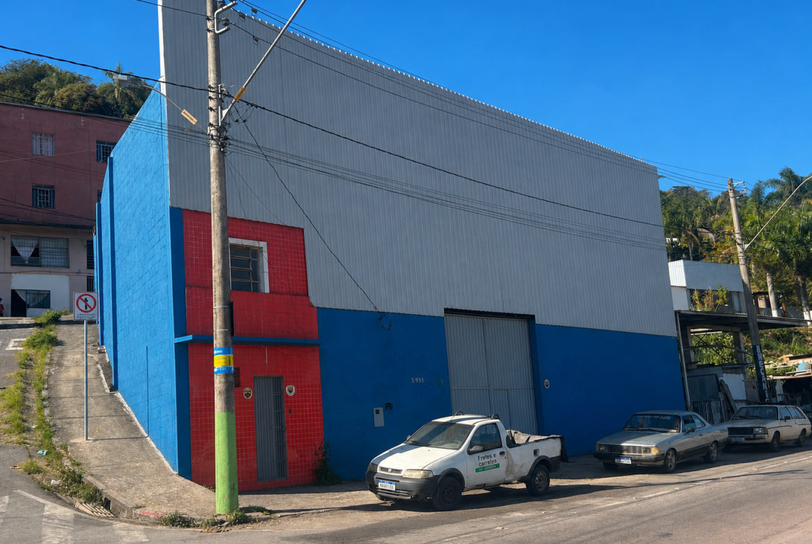 Galpão para Locação em Betim – 450m² no Parque das Indústrias, Pé-Direito de 8m