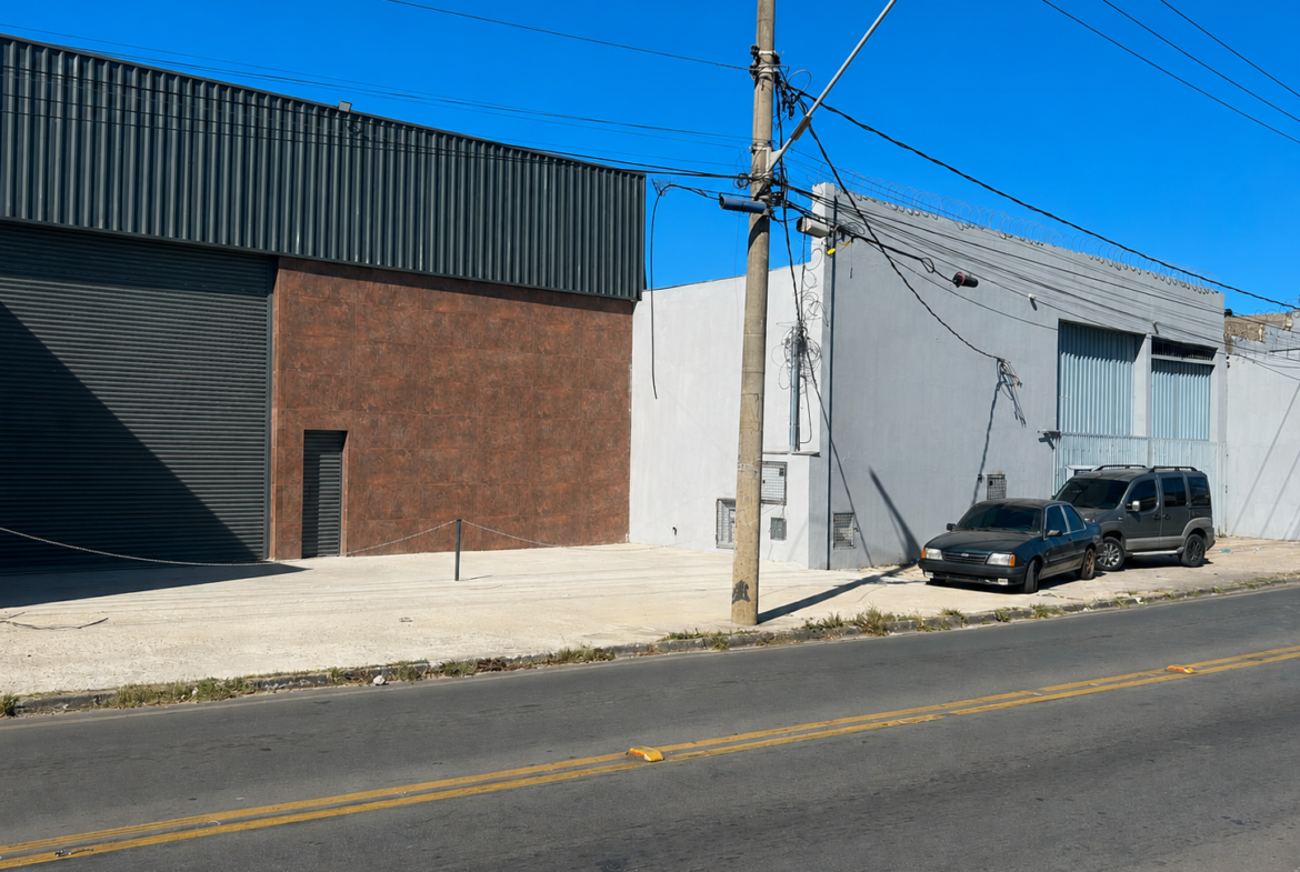 Galpão para alugar em Betim, no bairro Petrolândia, com 1.680 m²