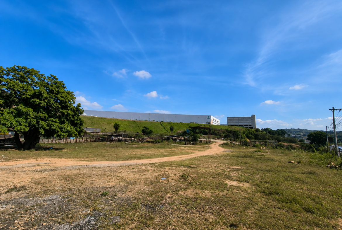 Terreno Industrial para Venda em Betim – 24.000m² Próximo à BR-381, Ideal para Condomínio Logístico