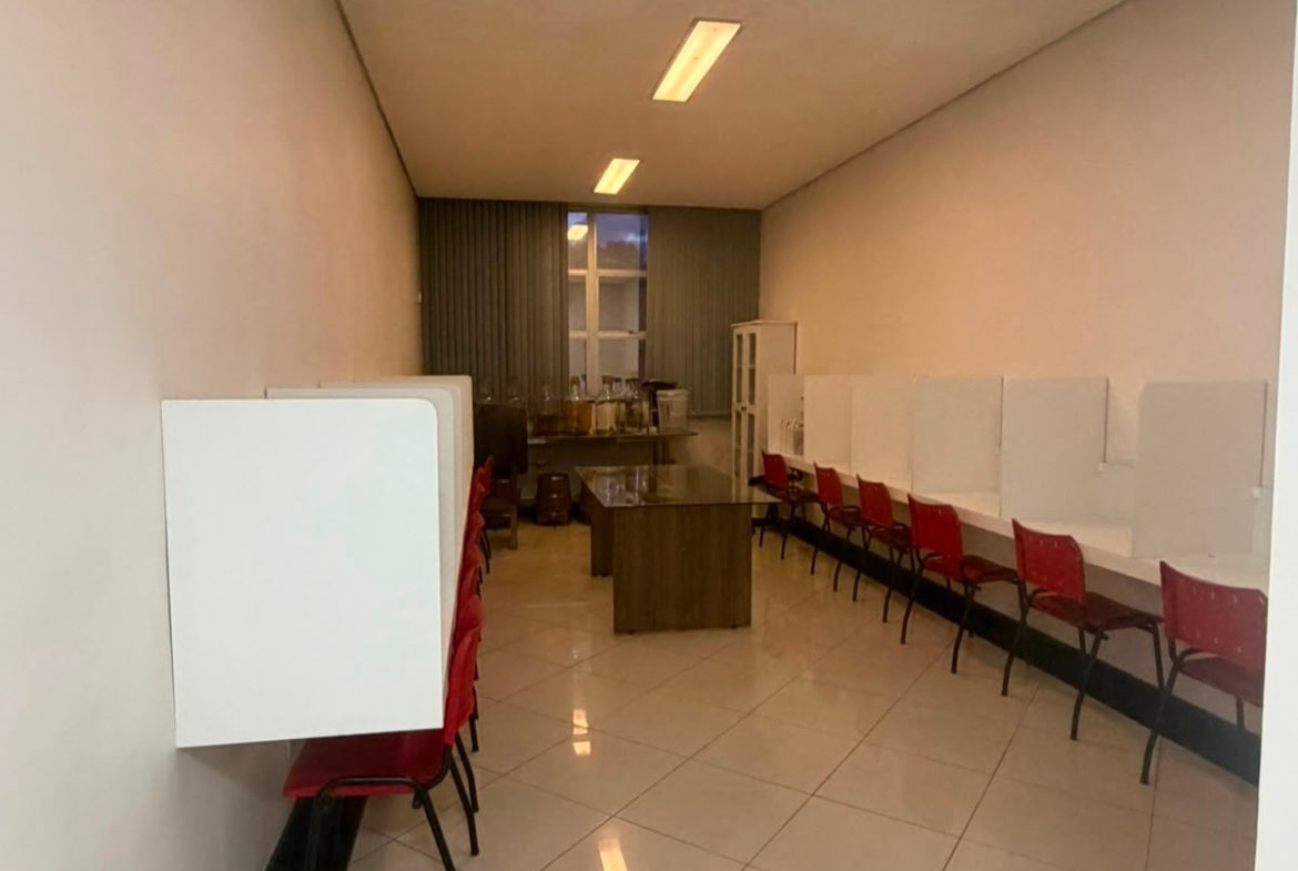 WhatsApp Image 2026-07-27 at 16.13.33 (2) Sala Comercial para Locação no Bairro das Indústrias – Belo Horizonte/MG, 40m² sem Condomínio